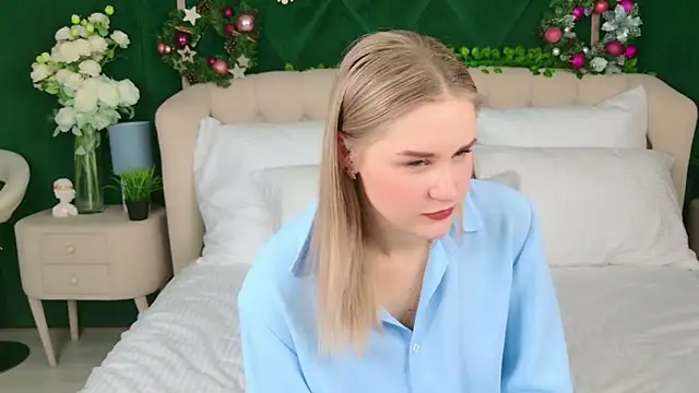 Molly Voss online show from January 14, 4:34 pm