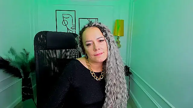 SamanthaReider online show from January 16, 6:15 pm