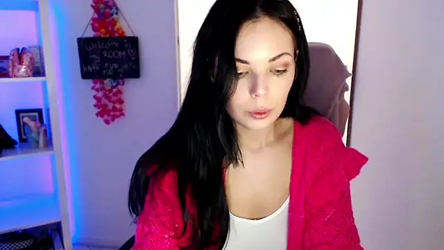 ggrek online show from April 11, 7:50 pm