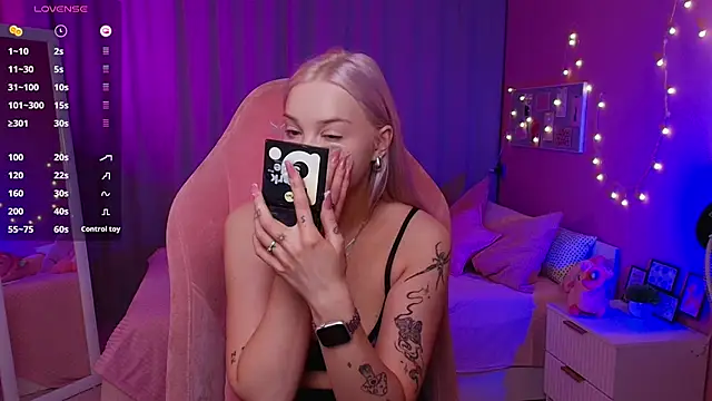 Leslie Caronn online show from March 20, 7:57 am