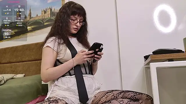 Mirellune online show from May 31, 6:20 pm