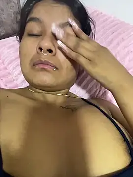 Chloe cortes online show from June 4, 8:19 am