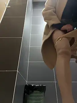 Molly-xiao online show from March 18, 9:47 am