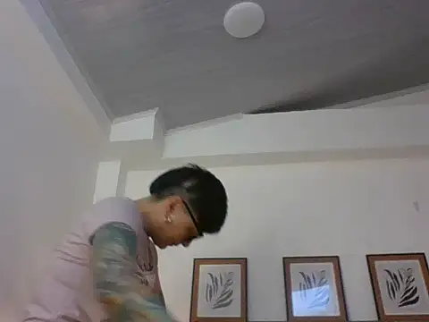 kat paradise online show from March 3, 12:55 pm