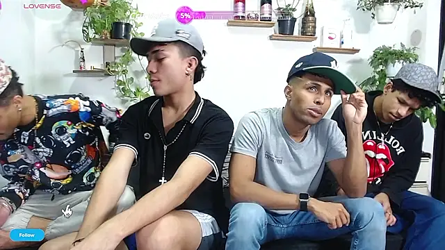 Interracial Snow Bunny online show from March 13, 8:32 pm