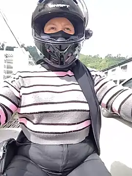 Scarlet auraa online show from April 15, 7:58 pm