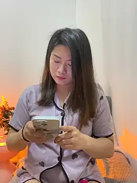 mo-mo-69 online show from April 8, 2:08 pm