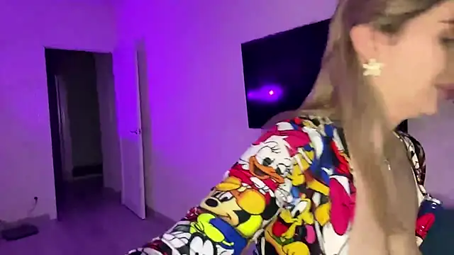  ViviV  online show from April 18, 7:18 pm