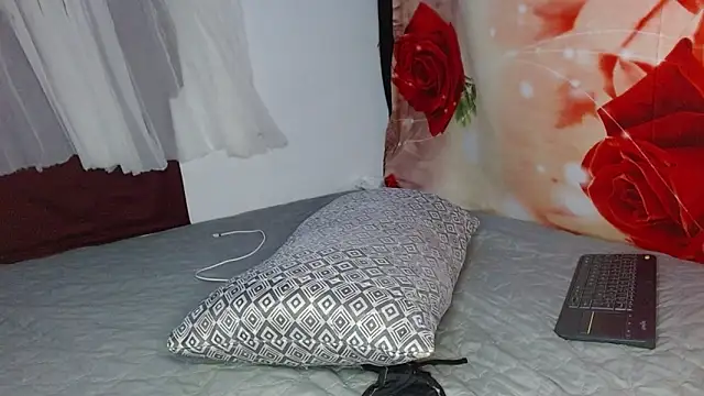 emma walter22 online show from May 16, 8:41 pm