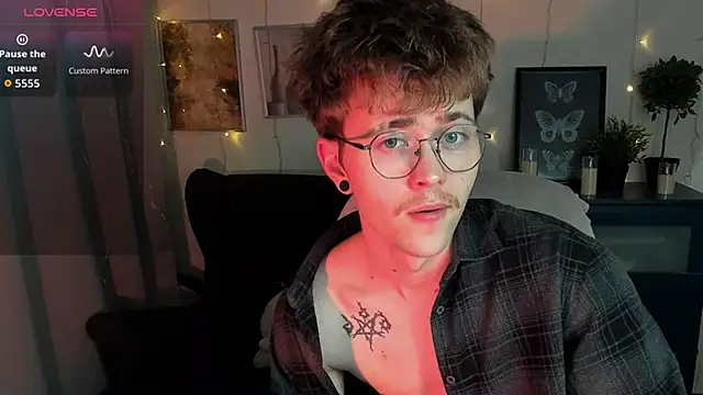 Tomas Norton online show from April 1, 8:28 pm