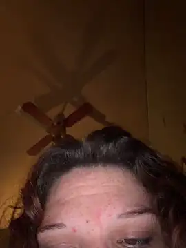 Bigbrowneyes25 online show from April 17, 3:52 am