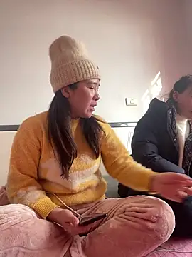 Faded pink online show from January 6, 2:04 am