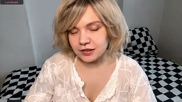 MelliSifuentes online show from January 10, 8:19 am