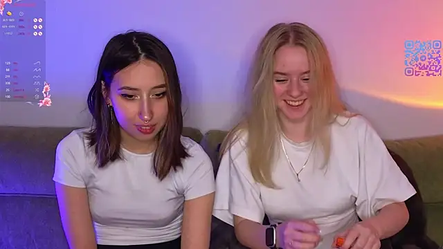 Mimipaws online show from March 31, 7:14 pm