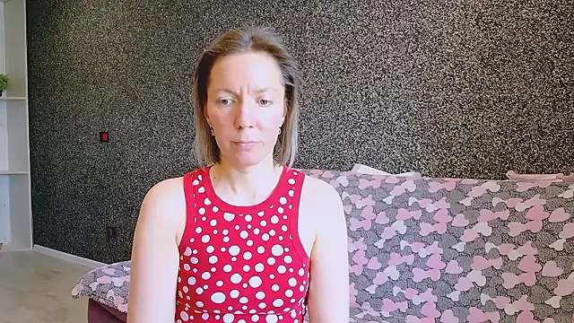 Amanda Luxe online show from March 21, 6:18 am