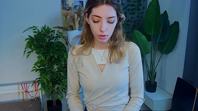 BrianneMallory online show from February 10, 6:27 am