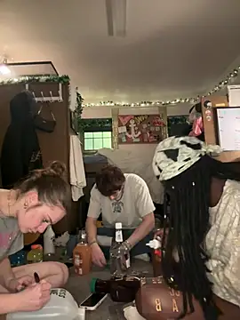 CookiesNcreaming online show from March 7, 3:46 am