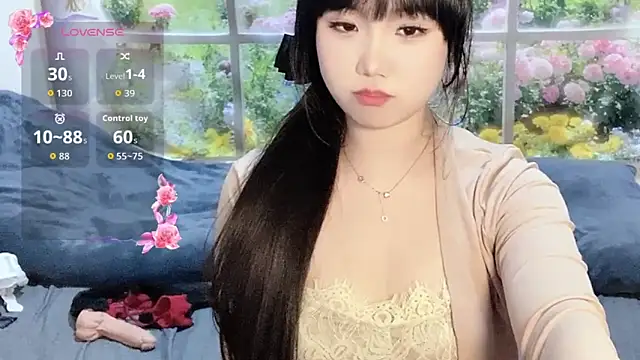 xiaoguai99 online show from March 22, 12:00 pm