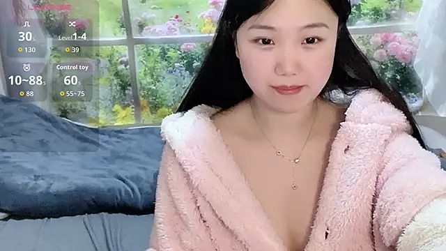 xiaoguai99 online show from March 18, 1:05 pm