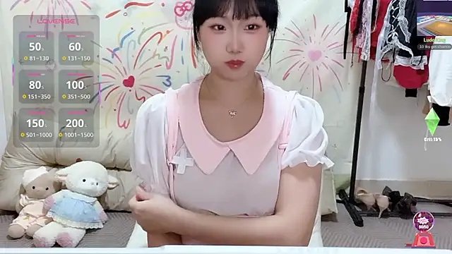 xiaoguai99 online show from April 14, 11:43 am