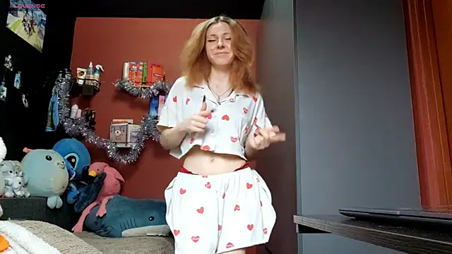 TiaraHenegan online show from January 12, 7:35 am