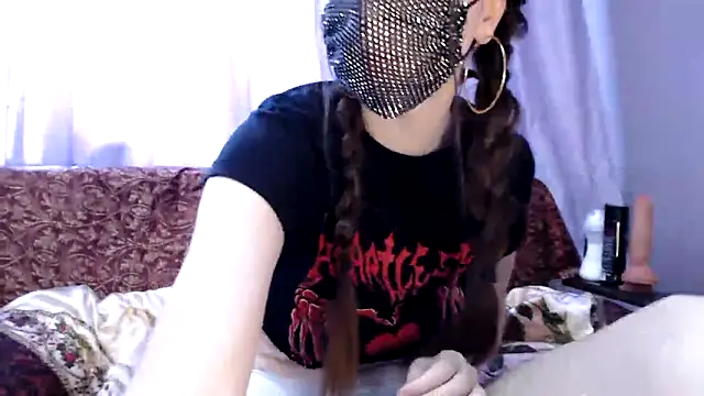 SilentShard online show from April 10, 12:11 pm