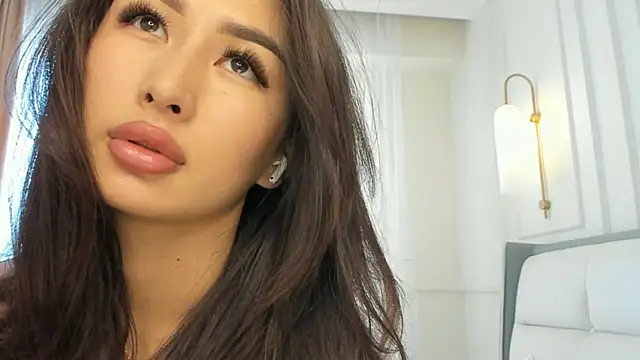 SayokoMia S online show from April 1, 9:32 am