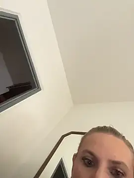 Danijela123 online show from April 18, 6:05 am