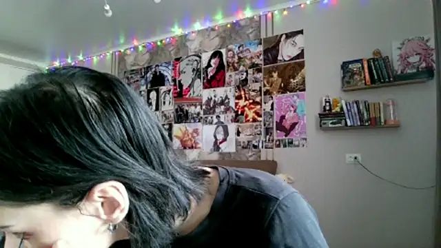 LxayBloom online show from January 9, 7:46 am