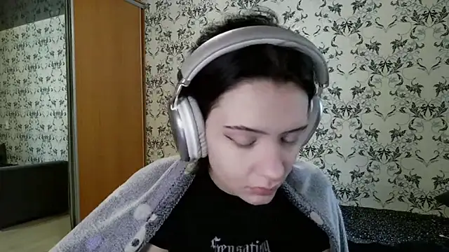 LxayBloom online show from March 12, 6:38 am