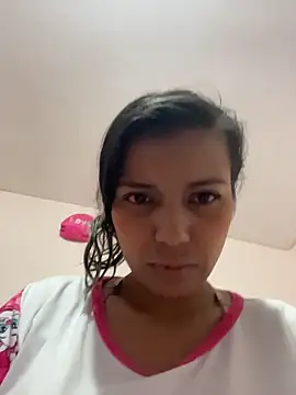 cinthia2011 online show from February 26, 12:42 am