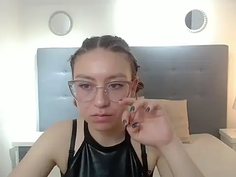 mia vegga online show from January 10, 9:08 pm