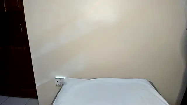 nolly1523 online show from April 1, 1:41 pm