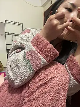 lealia699 online show from February 8, 2:43 pm