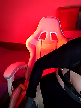 Gloomy Suemi online show from April 10, 4:02 pm