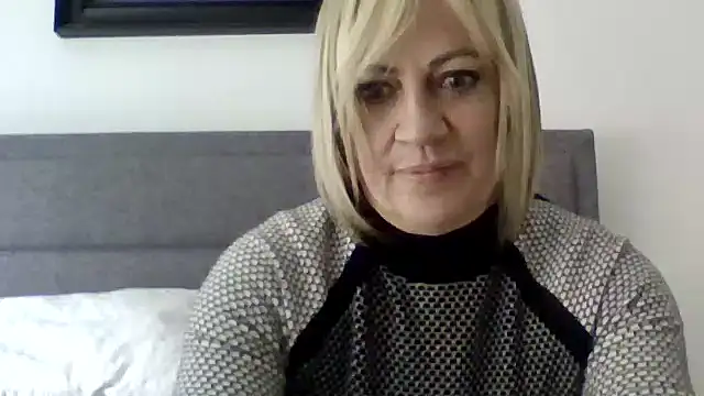 Milfshake227 online show from April 17, 3:25 pm