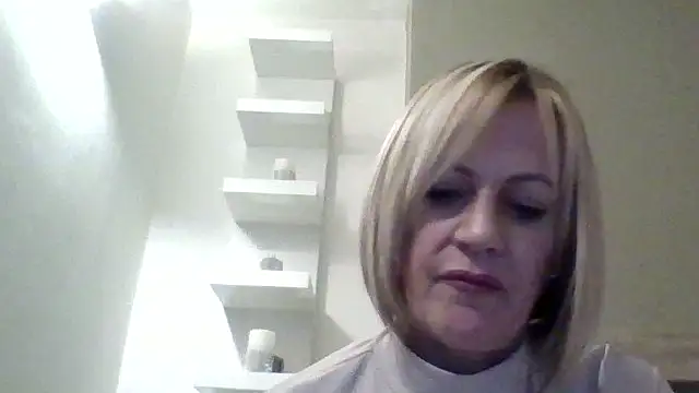 Milfshake227 online show from March 3, 6:14 pm