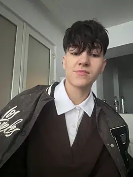 ravenryx online show from April 1, 2:36 pm