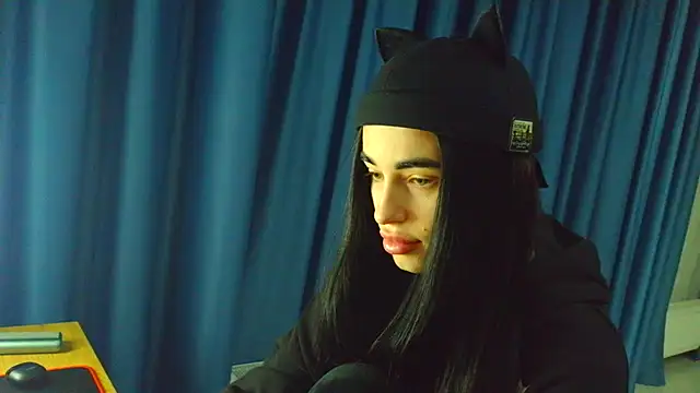 Vlada Elfie online show from March 10, 6:45 pm