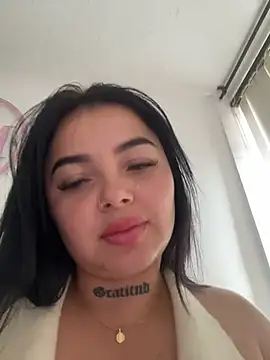 Mia  Bloom online show from March 3, 1:17 pm