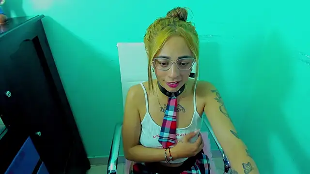 Dulcee Mariiaa online show from January 11, 12:04 am