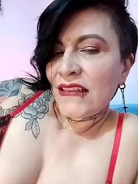 Casandramillf online show from May 5, 7:39 pm