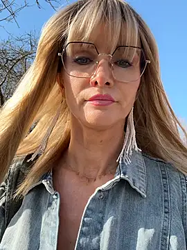 NaughtyNinky online show from March 15, 1:24 pm