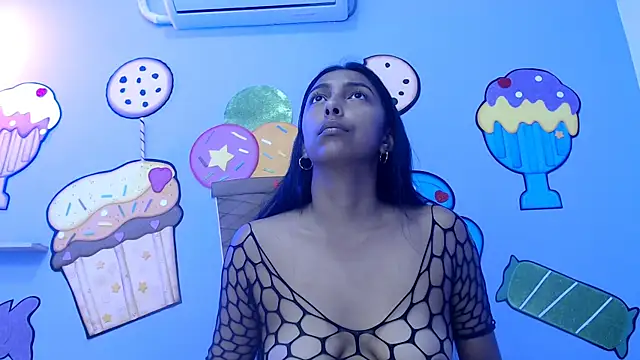 skinnysexzara18 online show from March 2, 5:19 am