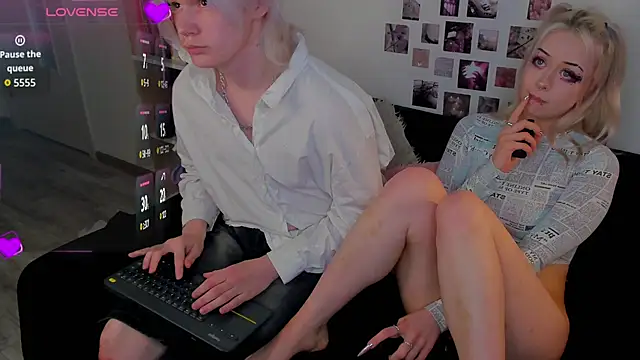 SweetheartsFriends online show from June 2, 6:47 am