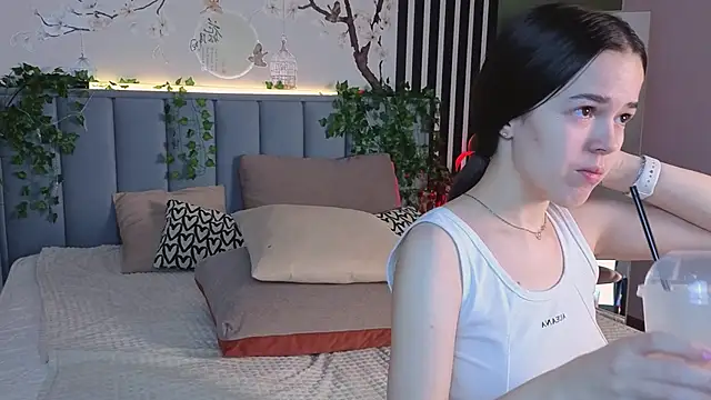 Vicki Bee online show from January 16, 11:28 am