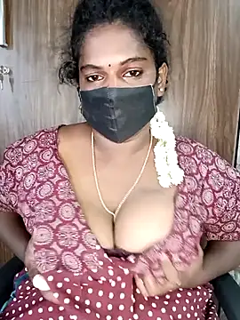 Milky Julia online show from July 7, 12:08 pm