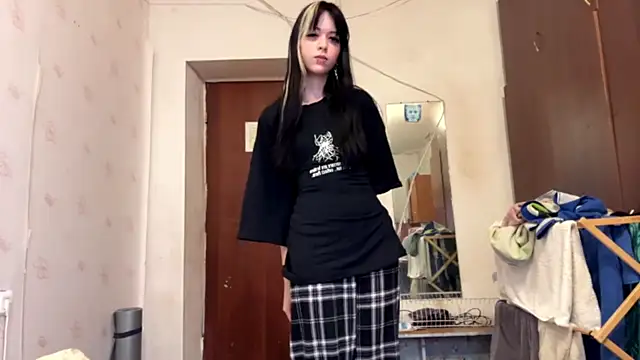 VeraDaisy online show from March 3, 7:09 pm