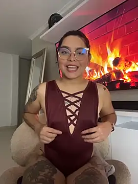 Savage Doll online show from February 3, 6:40 am