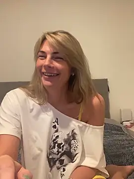 Scarlett the girlnextdoor online show from April 1, 8:28 pm